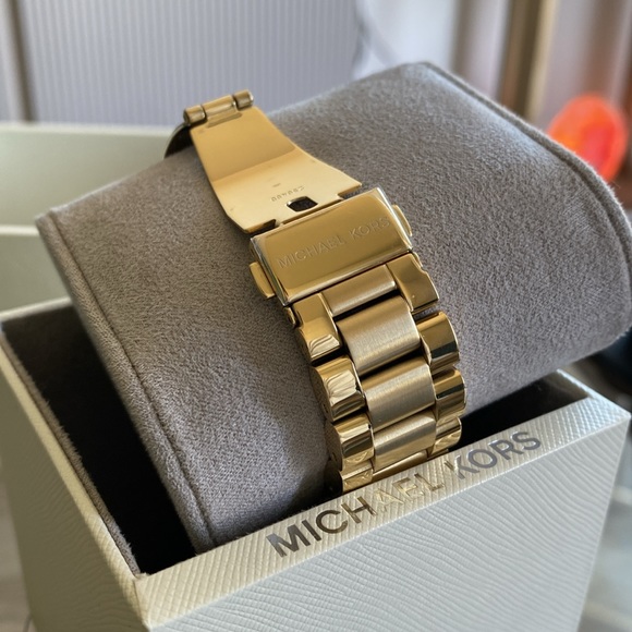 Michael Kors Gold Watch - Picture 5 of 6